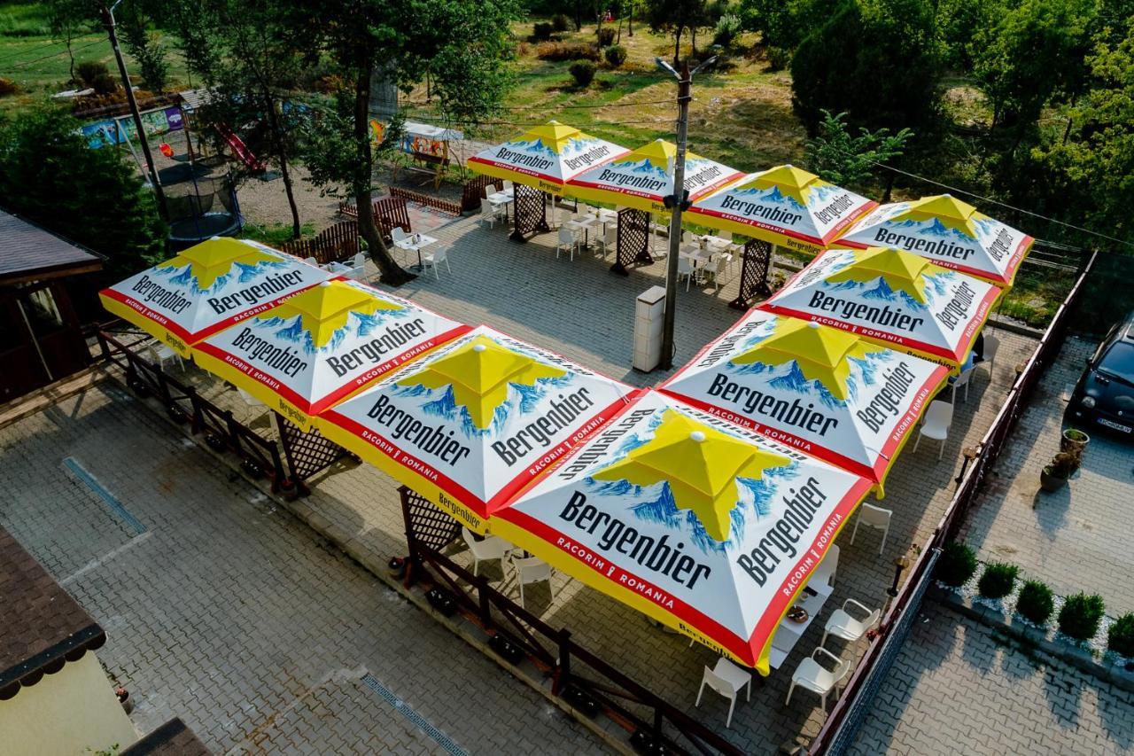 Pensiunea Vialux Bacau Ngoại thất bức ảnh